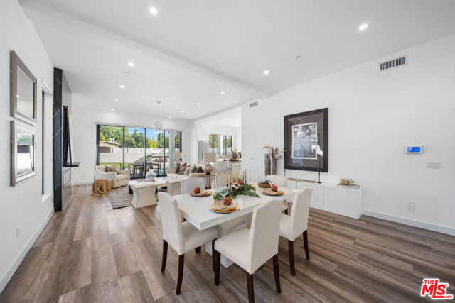 5812 Willis Avenue, Sherman Oaks CA: https://media.crmls.org/mediaz/5a02b579-62ad-403f-be78-264bd4bfb1a0.jpg