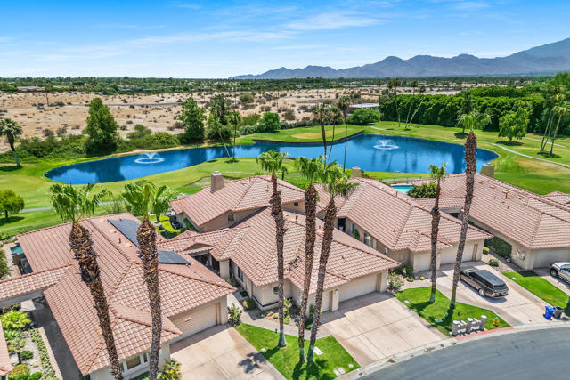187 Kavenish Drive, Rancho Mirage CA: https://media.crmls.org/mediaz/5a02e4c8-a611-4a6d-b21a-08f8c9c67726.jpg