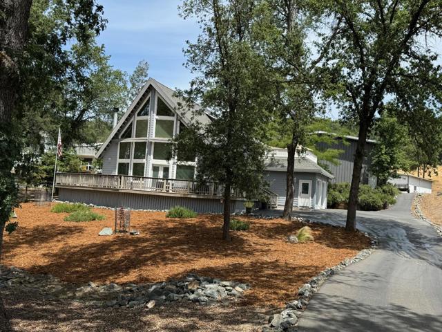 20944 Woodside Way, Groveland CA: https://media.crmls.org/mediaz/5a036fd6-b1c6-443b-94c1-0887e09d55db.jpg