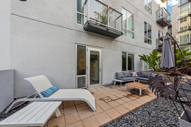 645 W 9th Street, Los Angeles CA: https://media.crmls.org/mediaz/5a03bac8-51e0-4ef0-89c2-6556a03a1805.jpg