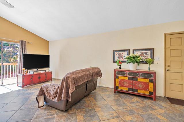 3504 SUNRISE Court, Martinez CA: https://media.crmls.org/mediaz/5a044f34-6e0e-463f-b4a6-1feabe89f280.jpg