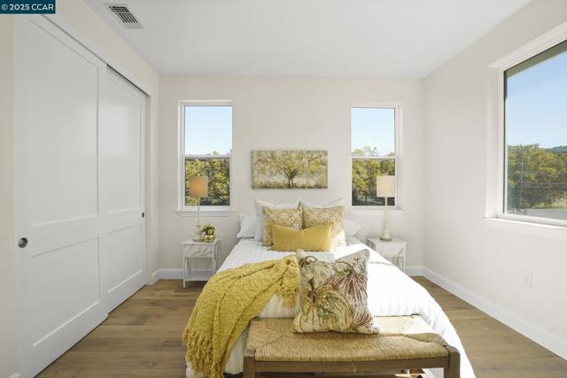 207 Valley View Pl, El Sobrante CA: https://media.crmls.org/mediaz/5a04f2f8-2f8a-4256-b780-ec18916ec23c.jpg