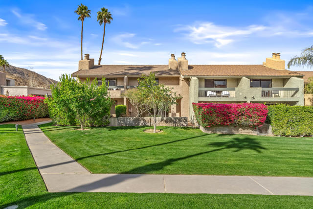 157 Calle Bravo, Palm Springs CA: https://media.crmls.org/mediaz/5a04fb43-d950-4b7d-a516-2426e6249c0e.jpg