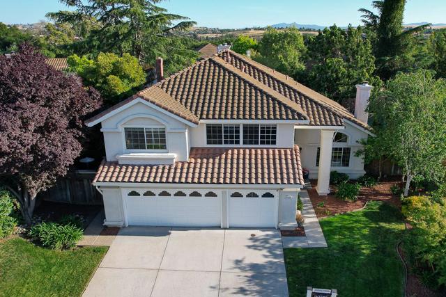 3239 Pinot Blanc Way, San Jose CA: https://media.crmls.org/mediaz/5a050b88-0dc5-4fdc-a767-415bb4952bee.jpg