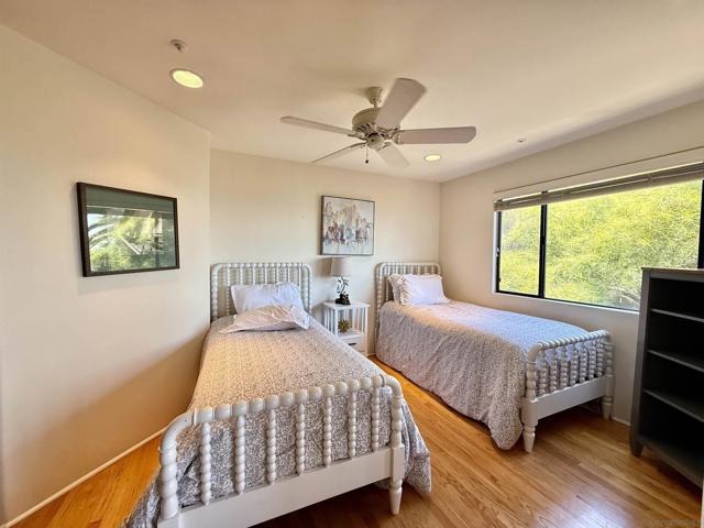 9918 Heavenly Way, La Mesa CA: https://media.crmls.org/mediaz/5a051f12-0d73-4ac7-8d40-724a1bf8d497.jpg