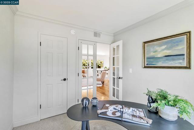 16 Belfast Pl, San Ramon CA: https://media.crmls.org/mediaz/5a05a335-6552-4cd6-ad72-1e3ecc50939d.jpg