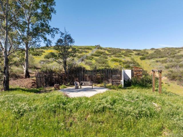 40707 Intrepid Rd, Hemet CA: https://media.crmls.org/mediaz/5a06822a-72e9-4d33-a6d2-96b547841aa2.jpg