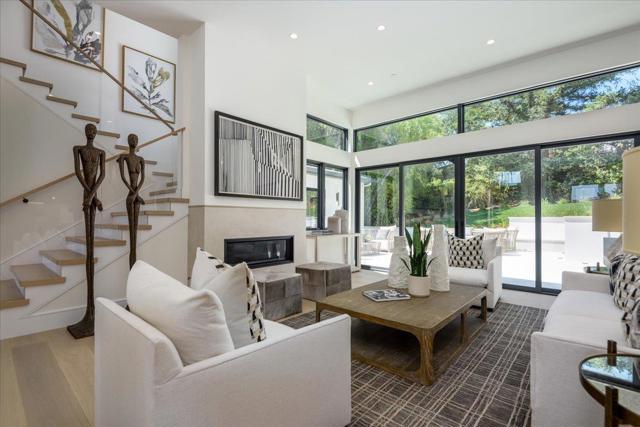 1025 Continental Drive, Menlo Park CA: https://media.crmls.org/mediaz/5a06d346-2305-41ff-9ab7-685b9ef300dd.jpg