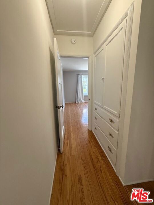 2515 Canyon Drive, Los Angeles CA: https://media.crmls.org/mediaz/5a074eb2-da65-44ca-99f2-7028c24ab1d2.jpg