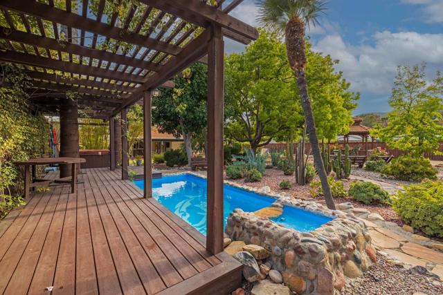23540 Oriente Way, Ramona CA: https://media.crmls.org/mediaz/5a07bb44-d5cf-4587-bc6e-94cada6eeb1c.jpg