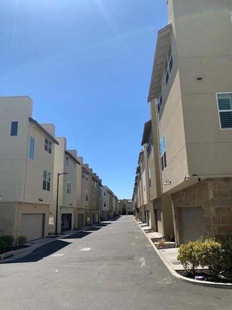 5808 Nugget Way, Dublin CA: https://media.crmls.org/mediaz/5a080a22-7d24-4d2a-be16-2a7eb4ef824a.jpg