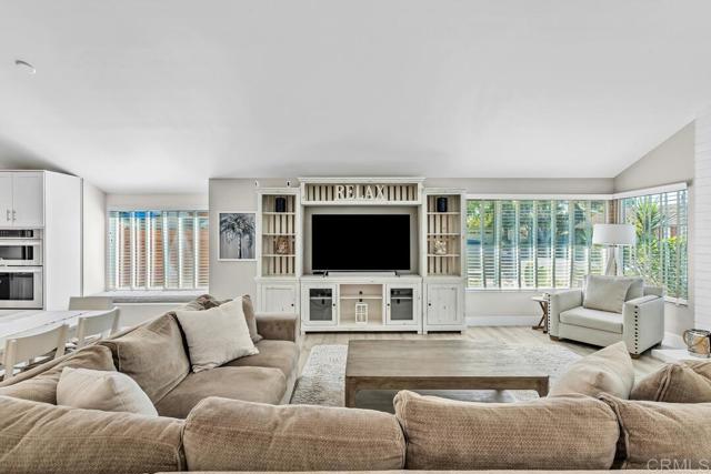 Detail Gallery Image 4 of 42 For 754 Rocking Horse Rd, Vista,  CA 92081 - 4 Beds | 3 Baths