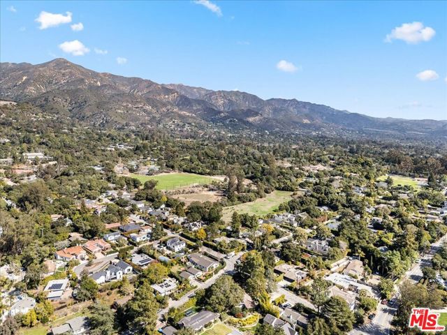 251 Cloydon Circle, Santa Barbara CA: https://media.crmls.org/mediaz/5a0859d1-b705-4160-b3ab-15fb83d8211a.jpg