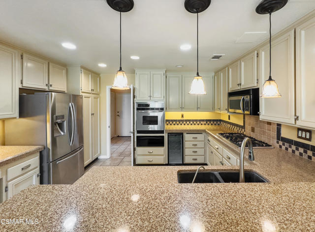 24632 Brighton Drive, Valencia CA: https://media.crmls.org/mediaz/5a086de5-f06e-4215-8fdd-fd462aa0a0b4.jpg