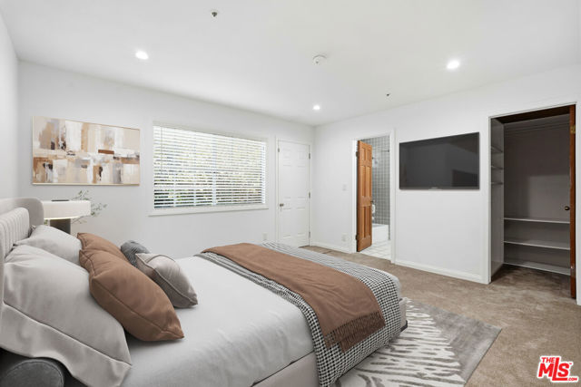 31763 Cottontail Lane, Malibu CA: https://media.crmls.org/mediaz/5a08ad8a-996d-46a6-89cb-72360e0c9ac7.jpg