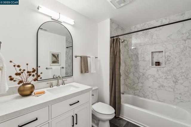 1560 Gilboa Dr, Walnut Creek CA: https://media.crmls.org/mediaz/5a08becf-3ffd-4a2e-a75f-6b24d0890bb0.jpg