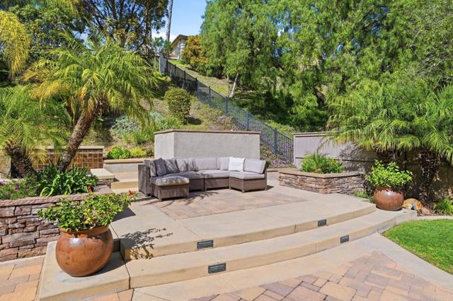 Detail Gallery Image 10 of 55 For 6161 Paseo Tienda, Carlsbad,  CA 92009 - 4 Beds | 3/1 Baths