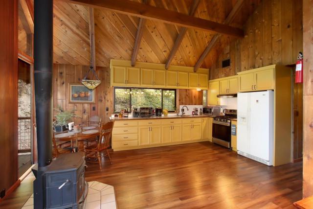 16770 Redwood Lodge Road, Los Gatos CA: https://media.crmls.org/mediaz/5a096ca0-49e8-49bd-baf1-794e77bd7eb9.jpg