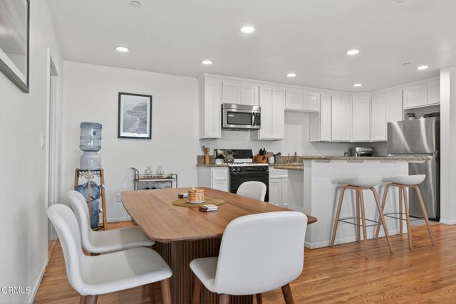 425 Rancho Drive, Ventura CA: https://media.crmls.org/mediaz/5a09a018-bfe7-49df-a240-c20de8df7da4.jpg