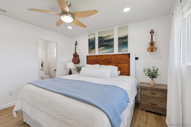 619 Parker St, Oceanside CA: https://media.crmls.org/mediaz/5a09eddd-b2ed-4a63-b2ff-0977e048d36c.jpg