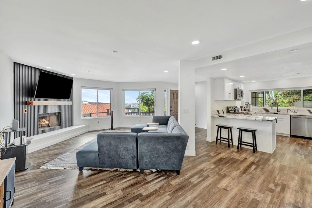 MLS #250037571SD image #14