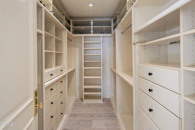 Detail Gallery Image 33 of 44 For 980 Ellington Ln, Pasadena,  CA 91105 - 4 Beds | 4 Baths