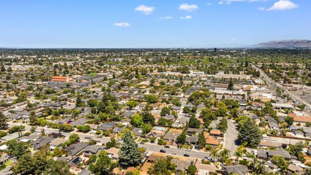 15098 Stratford Drive, San Jose CA: https://media.crmls.org/mediaz/5a0b83f1-da5e-4796-bd92-e3191937bd69.jpg