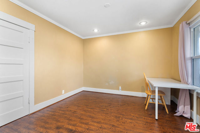 3941 2nd Avenue, Los Angeles CA: https://media.crmls.org/mediaz/5a0bedd3-37de-4b24-b493-9614fb10d7a6.jpg