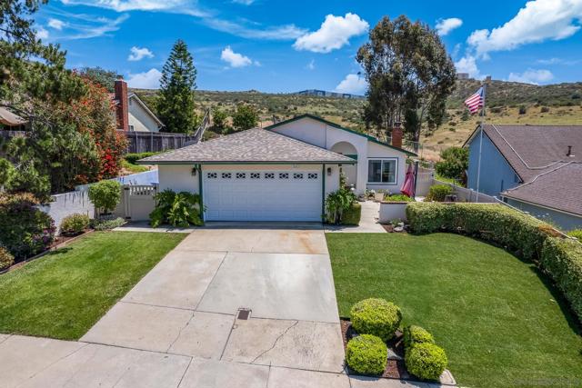 14543 High Pine St, Poway CA: https://media.crmls.org/mediaz/5a0cb996-f28f-4666-b107-a444f447ff65.jpg
