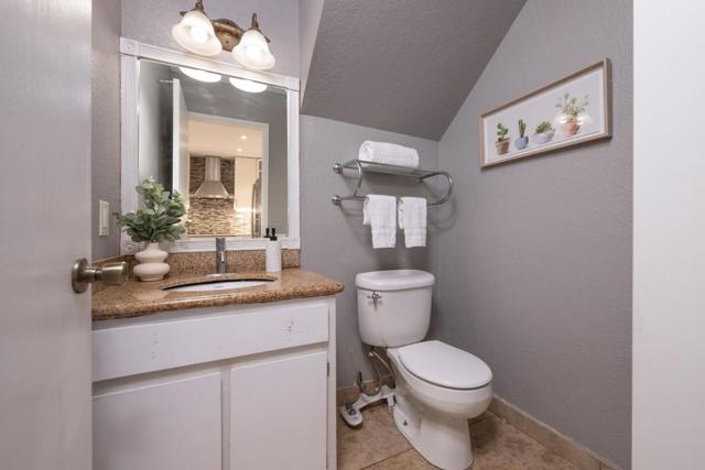 32864 Arbor Vine Drive, Union City CA: https://media.crmls.org/mediaz/5a0d756b-6303-4e0e-81b5-61c47bc3fc7d.jpg