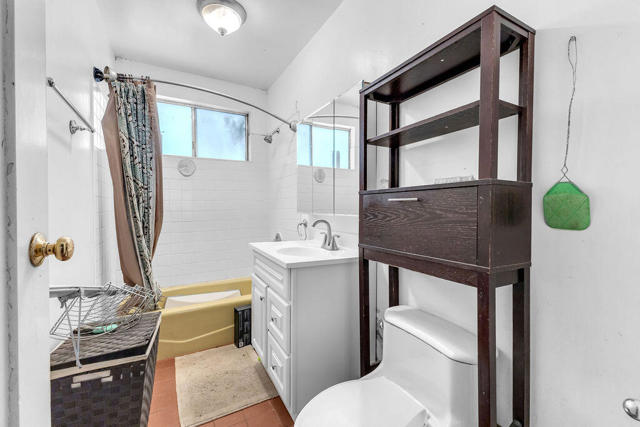 50351 Monroe Street, Indio CA: https://media.crmls.org/mediaz/5a0e761b-3c65-4e1b-aeed-1fc4353bce19.jpg