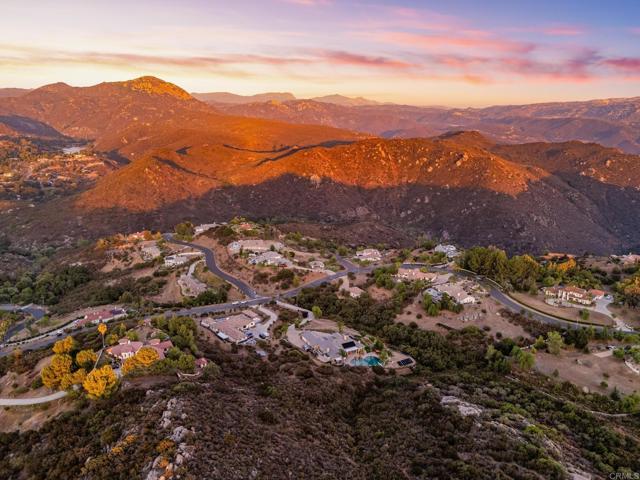 2772 Firebrand Drive, Alpine CA: https://media.crmls.org/mediaz/5a0e82e8-14b2-49e0-a1d4-2311c8beaa92.jpg