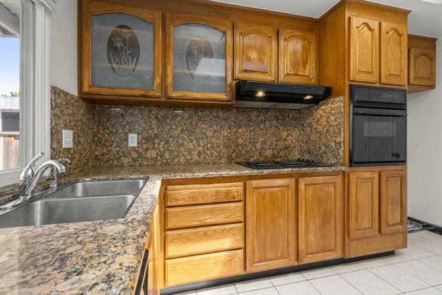 2255 Hartford Drive, Union City CA: https://media.crmls.org/mediaz/5a0ec68d-28d1-4bac-b3c7-6819cceeb78e.jpg