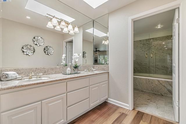 38957 Altura Street, Fremont CA: https://media.crmls.org/mediaz/5a0ed1f3-e0ae-4f68-83c7-c0ae139636ba.jpg