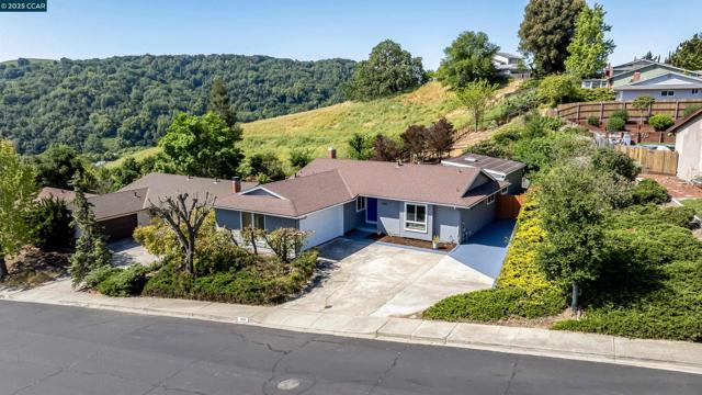 3608 VICTOR ST., Pinole CA: https://media.crmls.org/mediaz/5a0f2010-86b3-46a1-aa5f-3ee0bbdd0f80.jpg