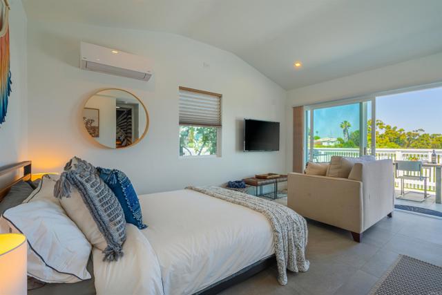 3554 56 Sydney Place, San Diego CA: https://media.crmls.org/mediaz/5a0f5785-4ef3-46f9-93ca-1379d4889c99.jpg