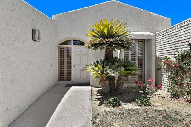 75208 Kiowa Drive, Indian Wells CA: https://media.crmls.org/mediaz/5a0f832a-349c-4504-b79d-94951baa084b.jpg