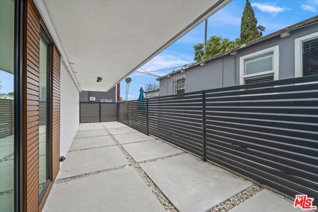 4922 S Centinela Avenue, Los Angeles CA: https://media.crmls.org/mediaz/5a0f8bef-5868-42b9-ae25-ee5502bebdb1.jpg