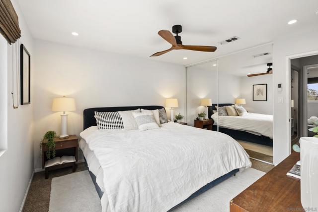 310 Bluff Wy, Oceanside CA: https://media.crmls.org/mediaz/5a103a3d-dd65-4d69-8a6a-df70646e8526.jpg