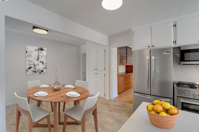 1069 Coombsville Rd, Napa CA: https://media.crmls.org/mediaz/5a106efe-cce1-4a38-ae6c-9dfa862c20e7.jpg