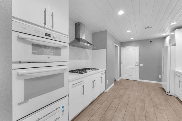 Image 14 of 47 For 40529 Meadow Lane