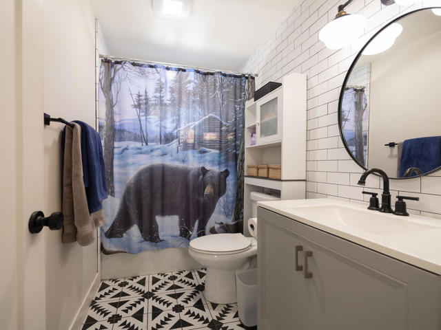 40110 Highland Road, Big Bear CA: https://media.crmls.org/mediaz/5a112a2a-df10-4c40-b48a-a2011794b9cd.jpg