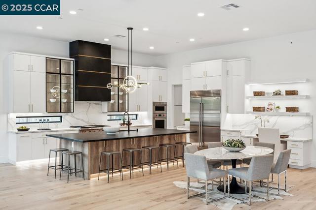 2990 Limestone Rd, Alamo CA: https://media.crmls.org/mediaz/5a118251-e1bd-4c82-b1e7-dd7a774493a5.jpg