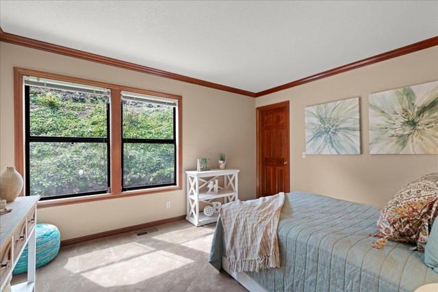 19960 Skyline Boulevard, Los Gatos CA: https://media.crmls.org/mediaz/5a11850e-2d59-403d-b1bb-e13a9257769f.jpg