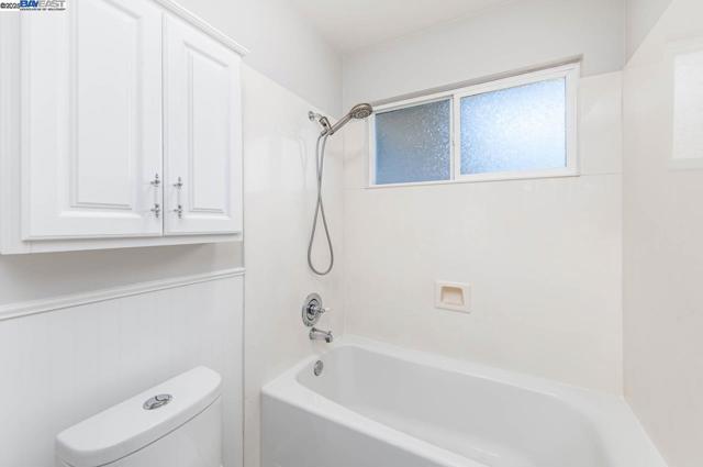 285 Edythe St, Livermore CA: https://media.crmls.org/mediaz/5a11cc81-6af7-4034-9de7-5a66433791f9.jpg