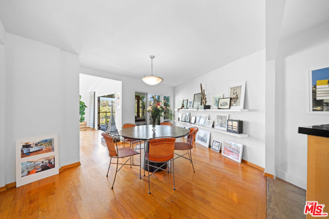 3162 Durand Drive, Los Angeles CA: https://media.crmls.org/mediaz/5a12b94d-fbed-4d79-a250-888c4c773a26.jpg