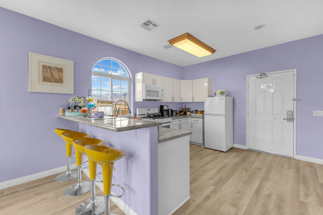 12622 Miracle Hill Road, Desert Hot Springs CA: https://media.crmls.org/mediaz/5a13179a-af50-4350-8b6b-3f33710041e1.jpg