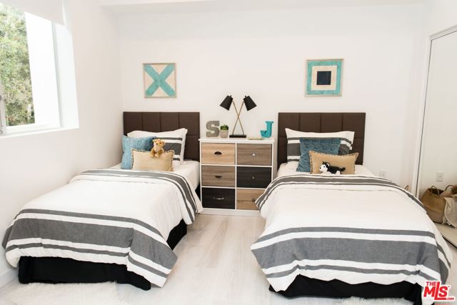 Drew Fenton | 625 S BARRINGTON Avenue Los Angeles CA | MLS: 7528204