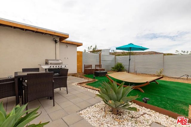 62177 Jericho Way, Joshua Tree CA: https://media.crmls.org/mediaz/5a1441a4-6fbd-4b91-9a99-71a32ef48a93.jpg