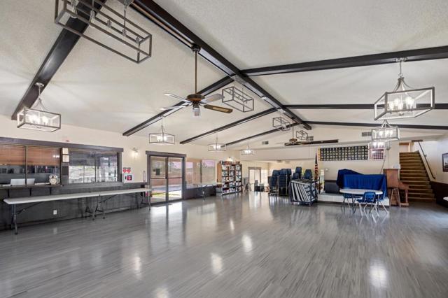7 Seashell Circle, Half Moon Bay CA: https://media.crmls.org/mediaz/5a145fb8-247b-4060-8590-4cbc1648096f.jpg